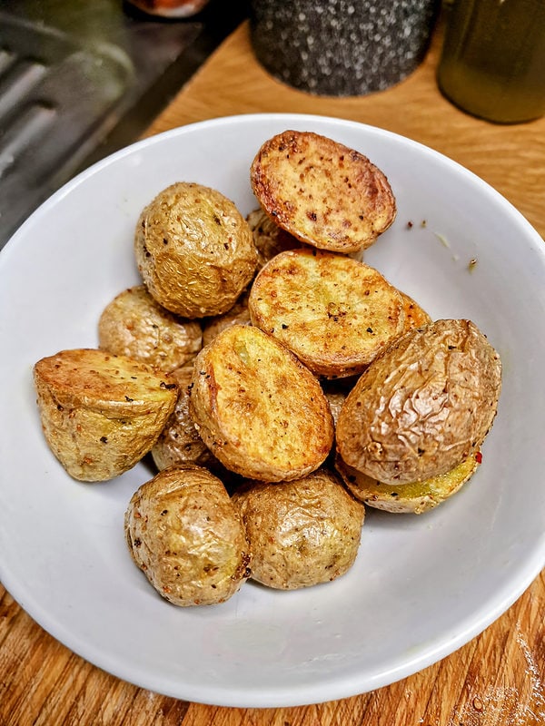 Τραγανές πατάτες baby στο air fryer