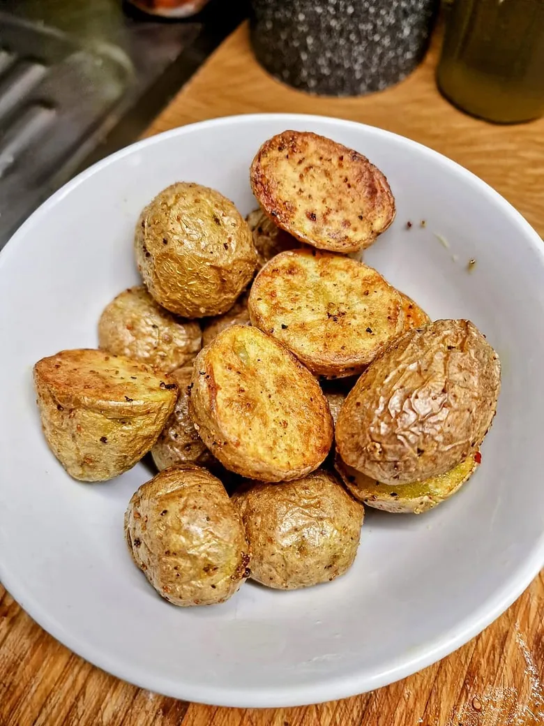 Τραγανές πατάτες baby στο air fryer