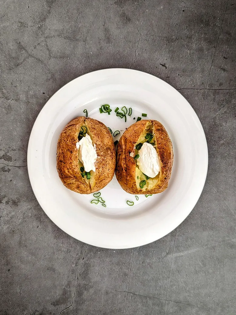 Πατάτες Γεμιστές με τυρί στο air fryer