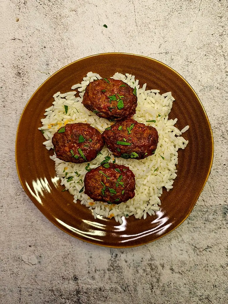 Σουτζουκάκια με σάλτσα στο air fryer